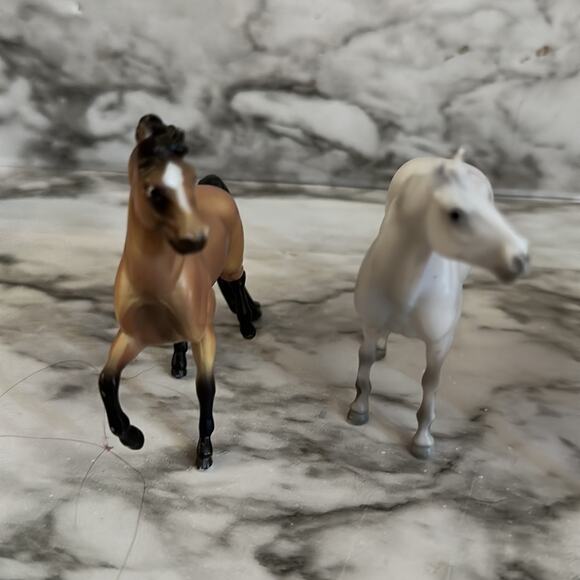 Breyer horses - Picture 2 of 7